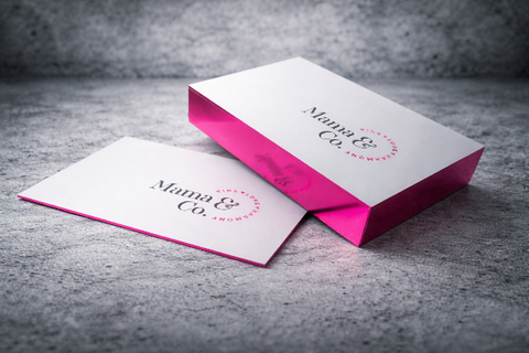 Visitenkarten aus Colorplan mit Heissfolienprägung und Folien-Farbschnitt