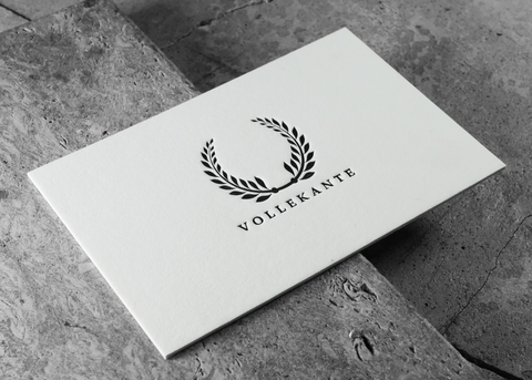 Hochwertige Visitenkarten mit Letterpress auf Colorplan Prstine White